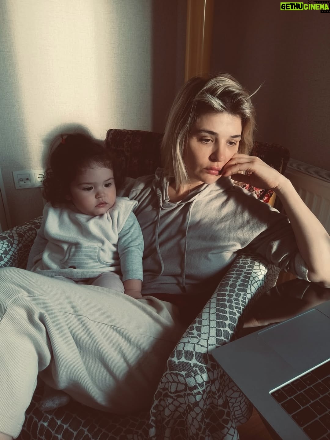 Gonca Vuslateri - 164.7K Likes - Some things. 

With my family.

Life is simple. But significant ! ✨ 

With them 🥹🙏🏼🪽🧿