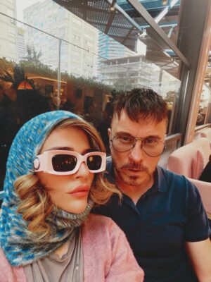 Gonca Vuslateri Instagram - Some things. 

With my family.

Life is simple. But significant ! ✨ 

With them 🥹🙏🏼🪽🧿