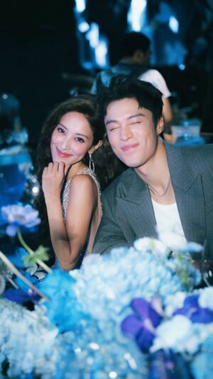 Grace Chan Instagram - Be mine, Valentine. 💘 😌

#cutereels #hamsterdance