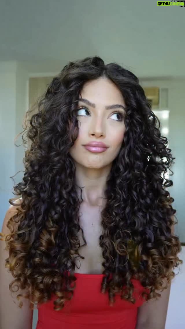 Graciely Junqueira - 108.3K Likes - Curly Hair Routine 🫧💖