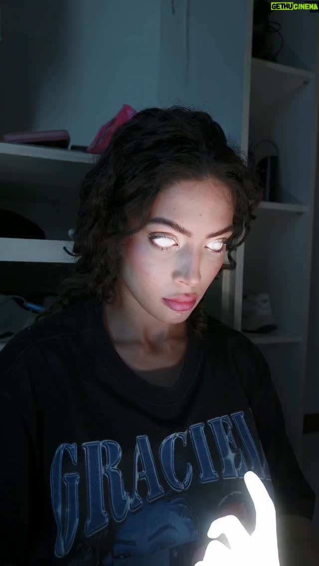 Graciely Junqueira - 13.1K Likes - Se sofre com vícios, procure ajuda
