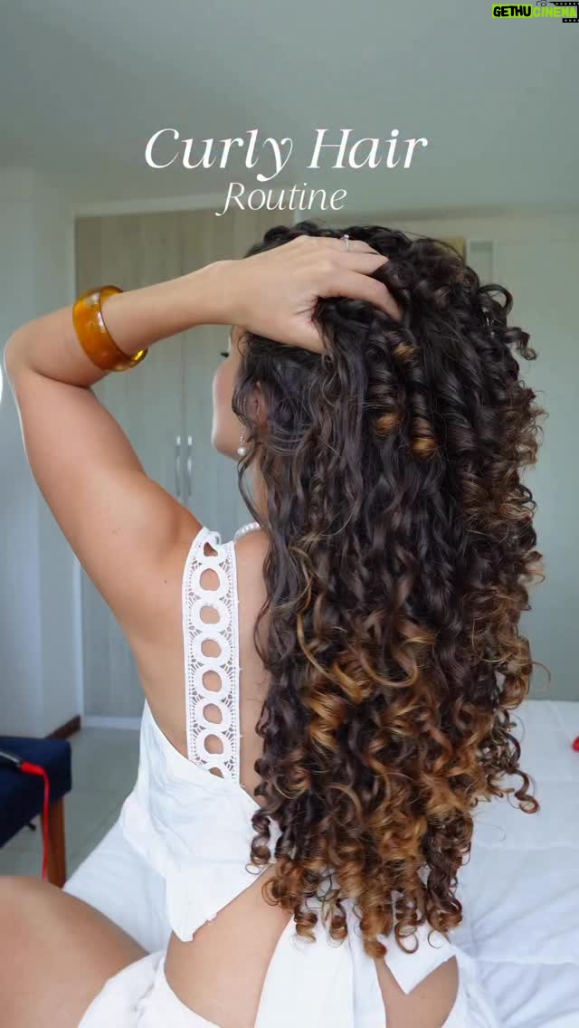 Graciely Junqueira - 15.4K Likes - Curly Hair Routine 🫧💕