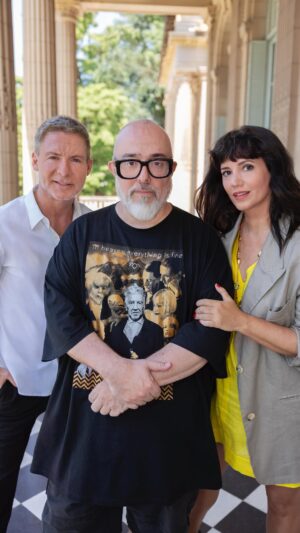 Griselda Siciliani Instagram - Una celebración, muchos secretos y una casa que sabe más de la cuenta 👀 Se viene una nueva película hecha en Argentina basada en la obra de teatro “Felicidades”, protagonizada por Adrián Suar y Griselda Siciliani y dirigida por Álex de la Iglesia. El elenco lo completan Benjamín Vicuña, Violeta Urtizberea, Mike Amigorena, Martín Garabal, Mónica Raiola y la participación especial de Diego Capusotto.