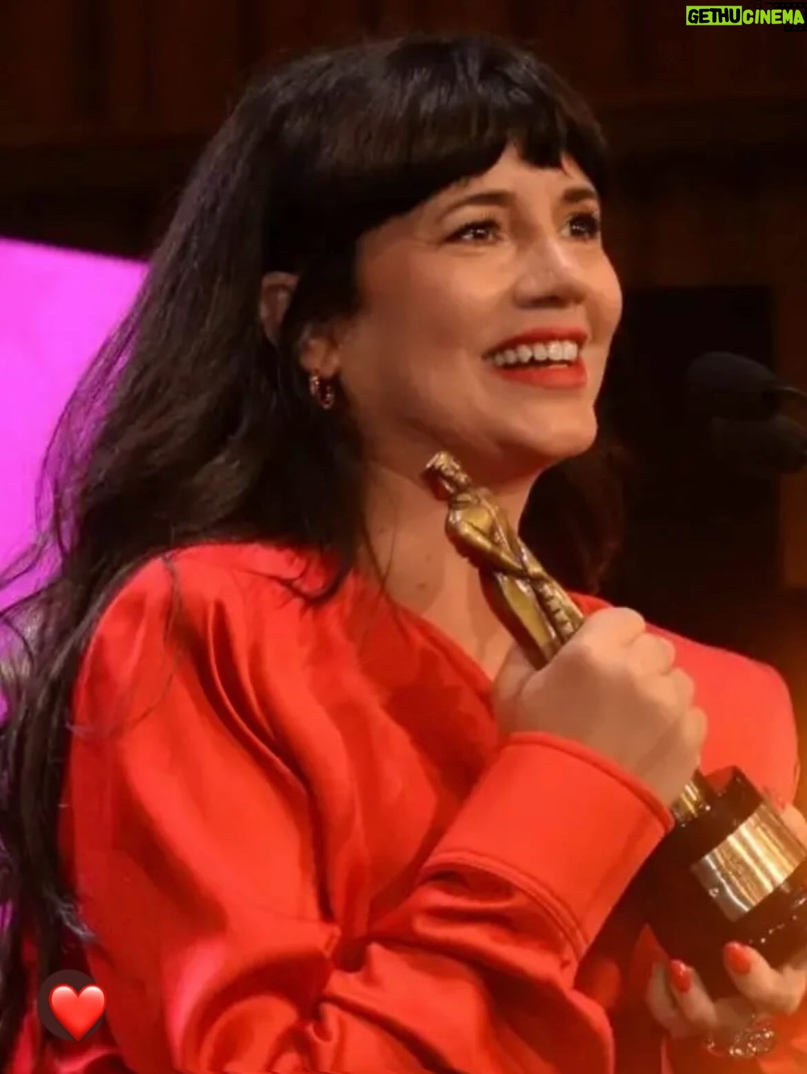 Griselda Siciliani - 57.1K Likes - Hermosa noche en los premios del cine y las series ❤️💄🧯🐞📌🌶️☎️🧲💋
Celebrando ENVIDIOSA!!!!!

@stellamccartney 
@swarovski_argentina 
@lachicadelosstilettos 
@rfgstylecoaching 
@rominagiangreco 
@nanogmd