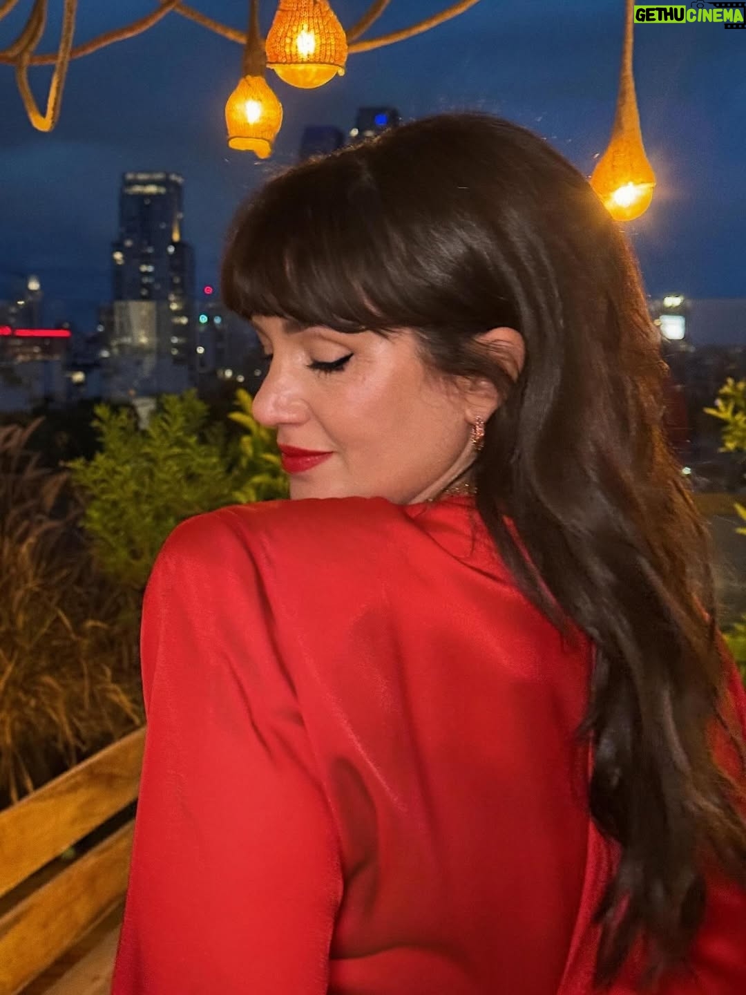 Griselda Siciliani - 57.1K Likes - Hermosa noche en los premios del cine y las series ❤️💄🧯🐞📌🌶️☎️🧲💋
Celebrando ENVIDIOSA!!!!!

@stellamccartney 
@swarovski_argentina 
@lachicadelosstilettos 
@rfgstylecoaching 
@rominagiangreco 
@nanogmd