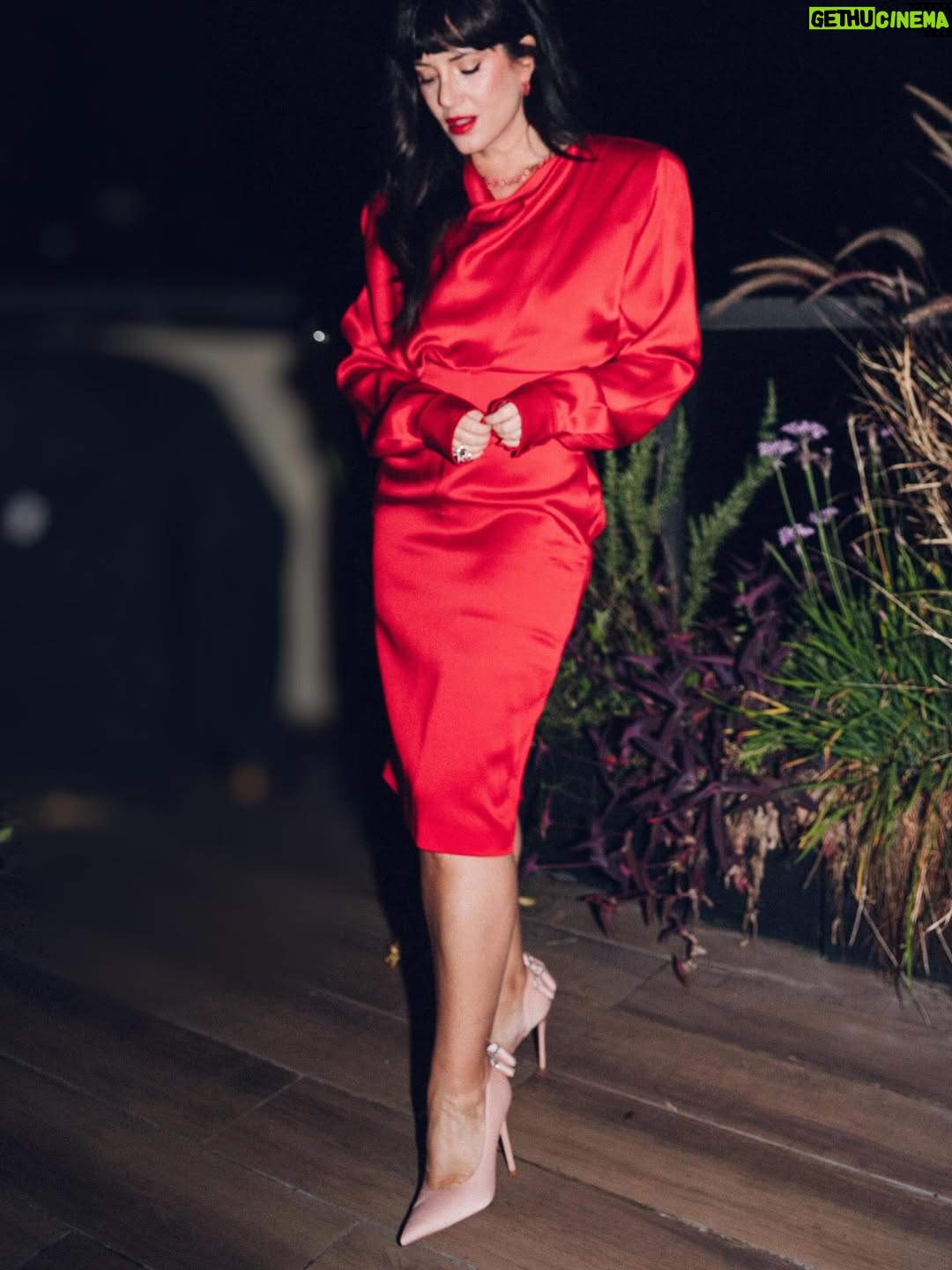 Griselda Siciliani - 57.1K Likes - Hermosa noche en los premios del cine y las series ❤️💄🧯🐞📌🌶️☎️🧲💋
Celebrando ENVIDIOSA!!!!!

@stellamccartney 
@swarovski_argentina 
@lachicadelosstilettos 
@rfgstylecoaching 
@rominagiangreco 
@nanogmd