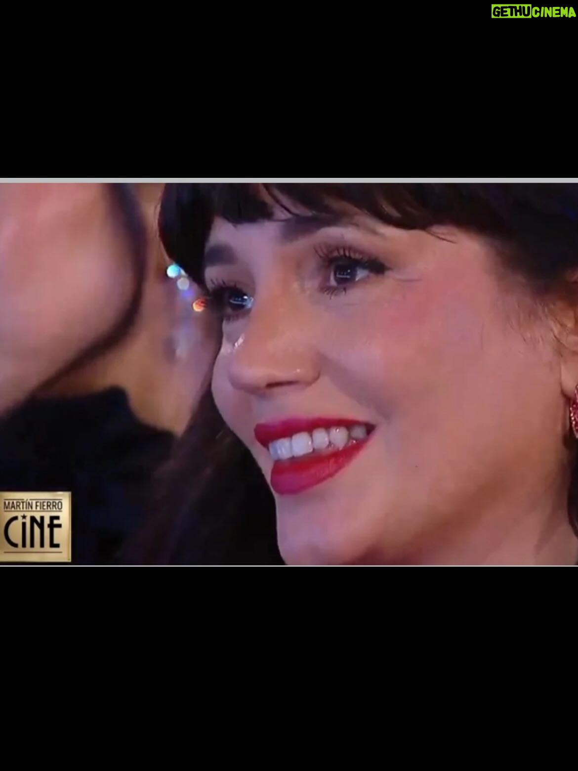 Griselda Siciliani - 57.1K Likes - Hermosa noche en los premios del cine y las series ❤️💄🧯🐞📌🌶️☎️🧲💋
Celebrando ENVIDIOSA!!!!!

@stellamccartney 
@swarovski_argentina 
@lachicadelosstilettos 
@rfgstylecoaching 
@rominagiangreco 
@nanogmd