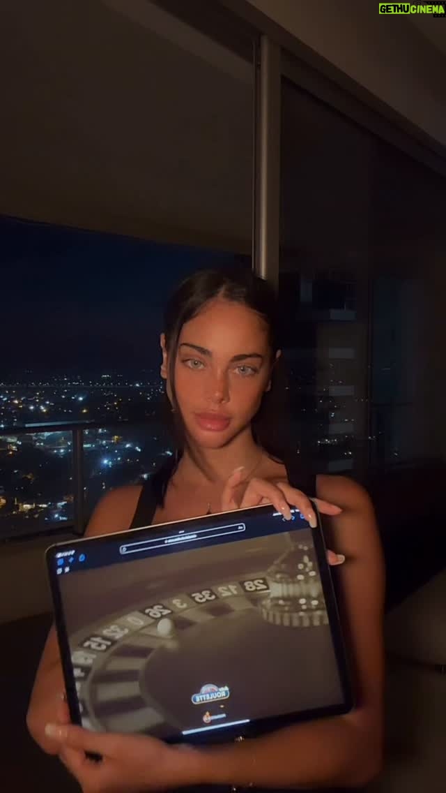 Guadalupe González - 899 Likes - Hello!! Ya sabes de los regalos que tenes con @slotsdelsol 
podes ganar uno de los 2 viajes todo pago al mundial además de premios secundarios 🤍  que te dejo ahí la imagen en el video 🫶🏻
fecha al 1er sorteo, 30/1 a las 19:00 

Mientras más jugas generas más puntos, cada 1000 puntos generas 1 cupón … 

Y con mi código Guada en tu primer registro te regalamos 200.000 guaraníes en bonos de bienvenida más 200.000 guaraníes en bonos extras   el 110% de tu primer depósito 
Solo para mayores de 18 años 
link in bio 
@slotsdelsol 
@slotsdelsol_cde