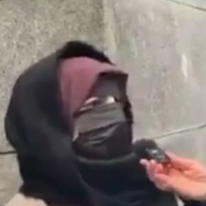 Gülben Ergen Instagram - Allah’ınızdan bulun!