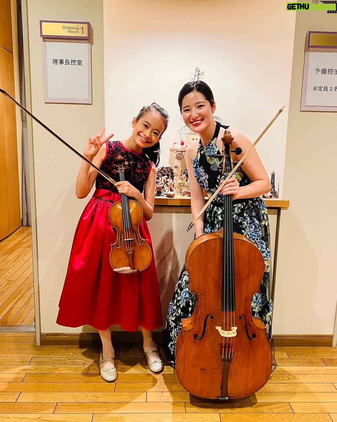 HIMARI - 6.4K Likes - I played the Brahms piano quintet💓
This member is the best👍😍

#violin #concert #brahms #reruit #violinist
#music #risahokamura #himari #kaitokobayashi #canonshibata #sakiishida
#kioihall #tokyo #fun #classic