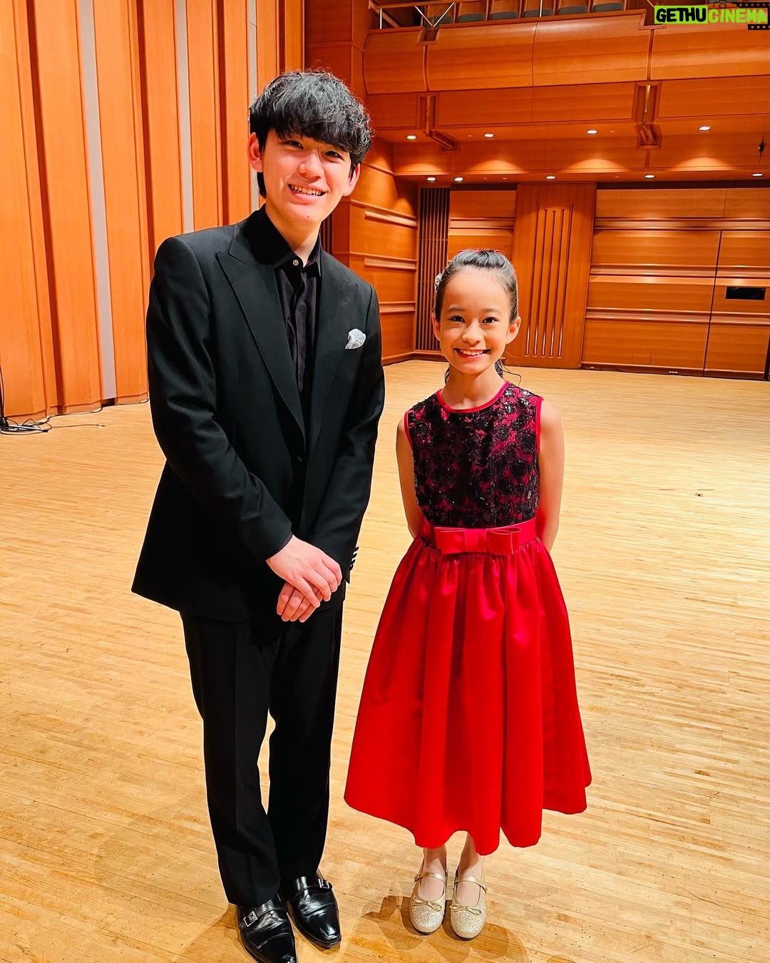HIMARI - 6.4K Likes - I played the Brahms piano quintet💓
This member is the best👍😍

#violin #concert #brahms #reruit #violinist
#music #risahokamura #himari #kaitokobayashi #canonshibata #sakiishida
#kioihall #tokyo #fun #classic