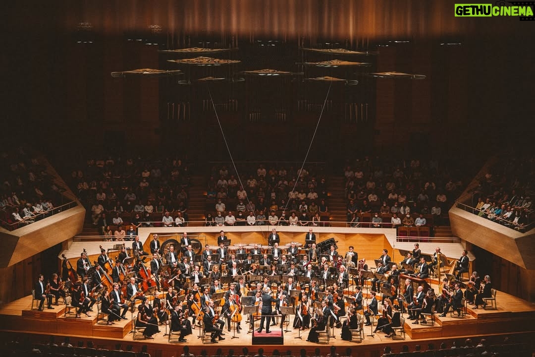 HIMARI - 5.2K Likes - THANK YOU! TOKYO🇯🇵🇨🇭

ORCHESTRE
DE LA SUISSE
ROMANDE
ASIA TOUR 2025

JONATHAN NOTT, CONDUCTOR
HIMARI, VIOLIN

WED. JULY 9
SUNTORY HALL

ジョナサン・ノット指揮
スイス・ロマンド管弦楽団
HIMARI（ヴァイオリン）

2025年7月9日（水）19:00
サントリーホール

..............

ORCHESTRE
DE LA SUISSE
ROMANDE
ASIA TOUR 2025

JONATHAN NOTT, CONDUCTOR
YANG IN MO, VIOLIN
GEORGE LI, PIANO
MICHIAKI UENO, CELLO
HIMARI, VIOLIN

BEIJING 
THU. JULY 3
NATIONAL CENTRE FOR THE PERFORMING ARTS

SEOUL
SAT. JULY 5
SUN. JULY 6
LOTTE CONCERT HALL

KANAGAWA
TUE. JULY 8
MUZA KAWASAKI SYMPHONY HALL

TOKYO
WED. JULY 9
SUNTORY HALL

KYOTO
FRI. JULY 11
KYOTO CONCERT HALL

TOTTORI
SAT. JULY 12
TORIGIN CULTURAL CENTER RIKA HALL

AICHI
SUN. JULY 13
AICHI PREFECTURAL ART THEATER 

#jonathannott #osr #orchestredelasuisseromande #michiakiueno #himari #ジョナサンノット #ノット #スイスロマンド管弦楽団 #上野通明 
@osrorchestre @michiaki_ueno @himariviolin.official 

📸 @nishimaki_tkmi