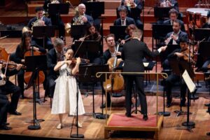 HIMARI Instagram - A great pleasure to be reunited with violinist @himariviolin.official since our last performance together during our tour of Asia in July 🙏 This time, performing Max Bruch's beautiful Violin Concerto under the baton of Jonathan Nott for two concerts this week at the Victoria Hall in Geneva 🎻
📸 Dougados Magali
#osr #orchestredelasuisseromande