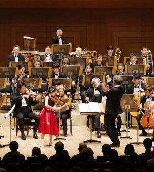 HIMARI Instagram - It was a performance with the New Japan Philharmonic and conductor Jean-Christophe Spinosi🎻🥰
#violin #violinist #concerto #classic #wieniawski #paganini #bach #performance #fun #himari #newjapanphilharmonic #orchestra