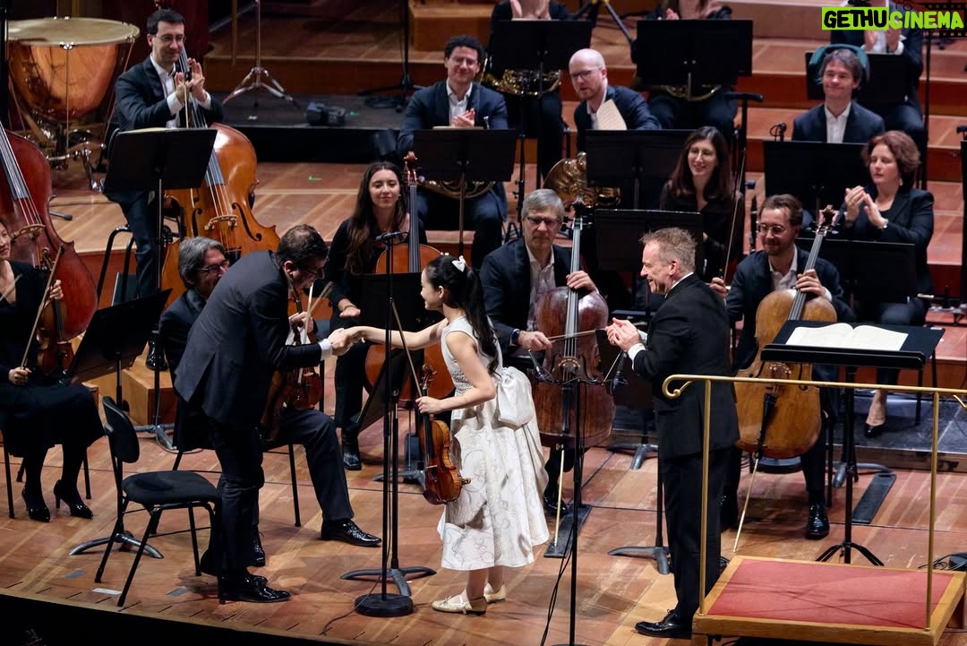 HIMARI - 3.9K Likes - A great pleasure to be reunited with violinist @himariviolin.official since our last performance together during our tour of Asia in July 🙏 This time, performing Max Bruch's beautiful Violin Concerto under the baton of Jonathan Nott for two concerts this week at the Victoria Hall in Geneva 🎻

📸 Dougados Magali
#osr #orchestredelasuisseromande