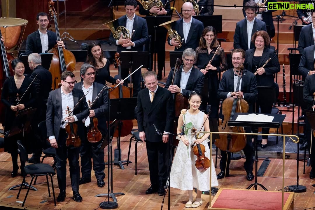 HIMARI - 3.9K Likes - A great pleasure to be reunited with violinist @himariviolin.official since our last performance together during our tour of Asia in July 🙏 This time, performing Max Bruch's beautiful Violin Concerto under the baton of Jonathan Nott for two concerts this week at the Victoria Hall in Geneva 🎻

📸 Dougados Magali
#osr #orchestredelasuisseromande