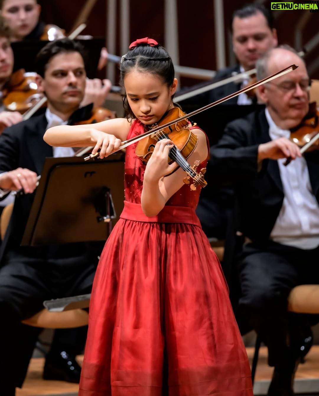 HIMARI - 13.3K Likes - 🎻🎶Join us LIVE this evening for a concert conducted by Sebastian Weigle with soloist Himari. On the programme: Weber's Oberon Overture, Wieniawski's Concerto for Violin No. 1, and Schubert's Symphony No. 8. Here some impressions from the concert on Thursday. 📸 Bettina Stöß

#BerlinPhil #DigitalConcertHall #Livemusic #Himari #SebastianWeigle