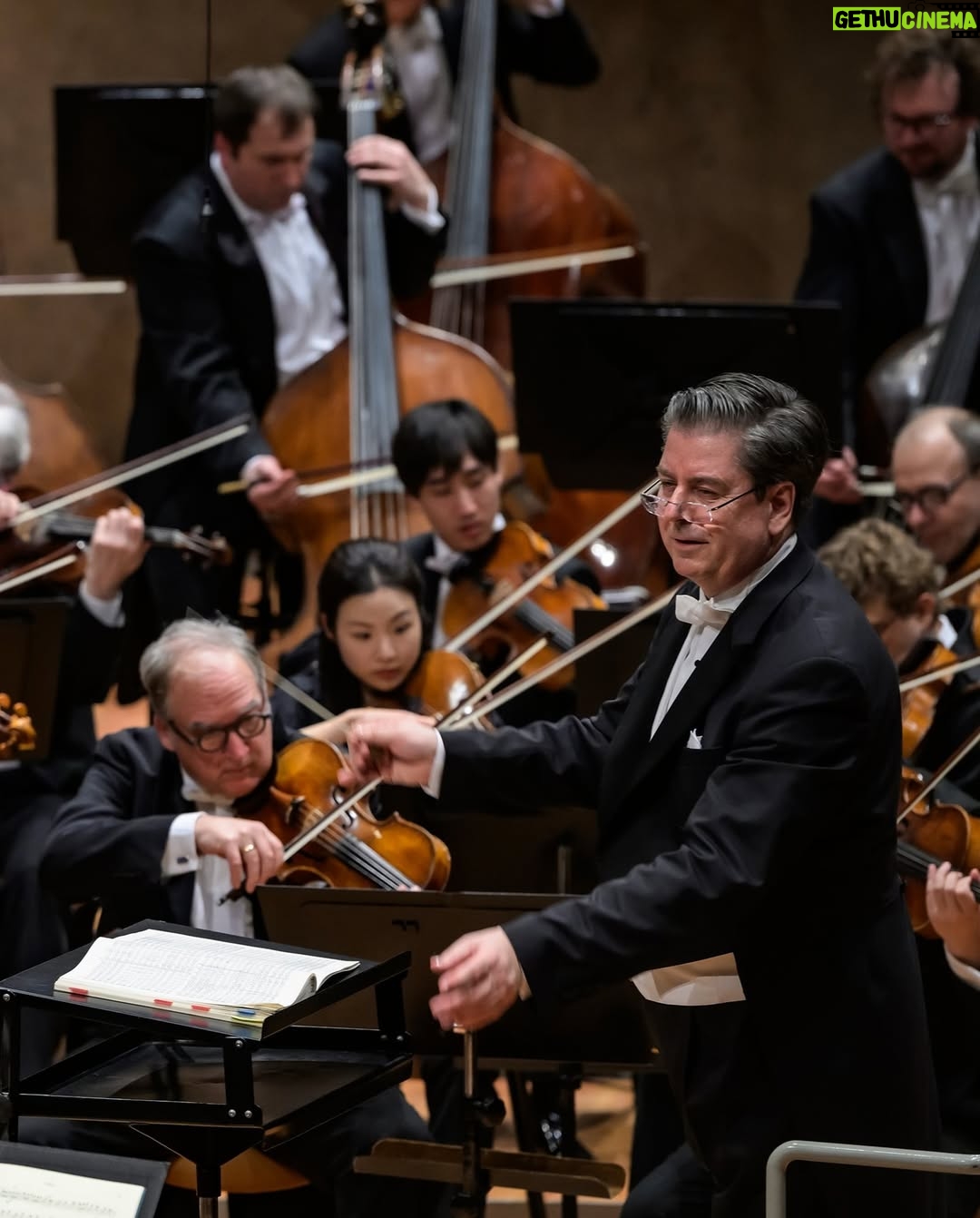 HIMARI - 13.3K Likes - 🎻🎶Join us LIVE this evening for a concert conducted by Sebastian Weigle with soloist Himari. On the programme: Weber's Oberon Overture, Wieniawski's Concerto for Violin No. 1, and Schubert's Symphony No. 8. Here some impressions from the concert on Thursday. 📸 Bettina Stöß

#BerlinPhil #DigitalConcertHall #Livemusic #Himari #SebastianWeigle