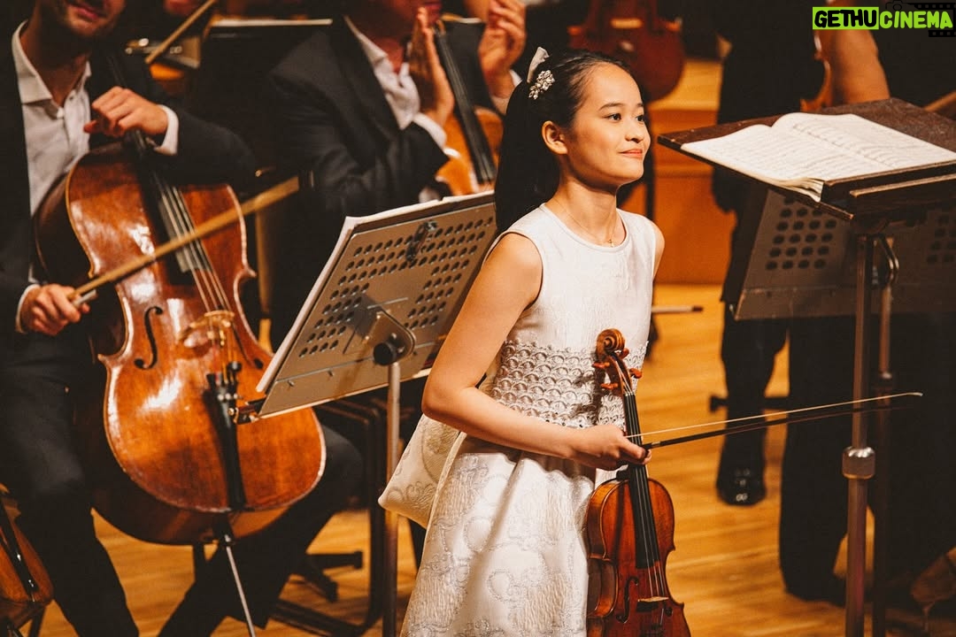 HIMARI - 5.2K Likes - THANK YOU! TOKYO🇯🇵🇨🇭

ORCHESTRE
DE LA SUISSE
ROMANDE
ASIA TOUR 2025

JONATHAN NOTT, CONDUCTOR
HIMARI, VIOLIN

WED. JULY 9
SUNTORY HALL

ジョナサン・ノット指揮
スイス・ロマンド管弦楽団
HIMARI（ヴァイオリン）

2025年7月9日（水）19:00
サントリーホール

..............

ORCHESTRE
DE LA SUISSE
ROMANDE
ASIA TOUR 2025

JONATHAN NOTT, CONDUCTOR
YANG IN MO, VIOLIN
GEORGE LI, PIANO
MICHIAKI UENO, CELLO
HIMARI, VIOLIN

BEIJING 
THU. JULY 3
NATIONAL CENTRE FOR THE PERFORMING ARTS

SEOUL
SAT. JULY 5
SUN. JULY 6
LOTTE CONCERT HALL

KANAGAWA
TUE. JULY 8
MUZA KAWASAKI SYMPHONY HALL

TOKYO
WED. JULY 9
SUNTORY HALL

KYOTO
FRI. JULY 11
KYOTO CONCERT HALL

TOTTORI
SAT. JULY 12
TORIGIN CULTURAL CENTER RIKA HALL

AICHI
SUN. JULY 13
AICHI PREFECTURAL ART THEATER 

#jonathannott #osr #orchestredelasuisseromande #michiakiueno #himari #ジョナサンノット #ノット #スイスロマンド管弦楽団 #上野通明 
@osrorchestre @michiaki_ueno @himariviolin.official 

📸 @nishimaki_tkmi