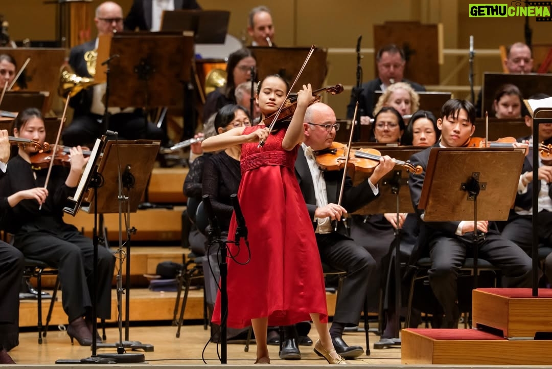 HIMARI - 6.5K Likes - Violin prodigy @himariviolin.official made a luminous CSO subscription debut on Thursday, performing Bruch’s First Violin Concerto with stunning clarity and warmth. Led by @jaapvanzweden, the orchestra performed @blackmaninoff’s To See the Sky, with the composer himself in attendance. Mozart’s electrifying Jupiter Symphony provided a brilliant finale to the evening.

Hear the program repeated three more times, February 13-15. Get tickets → cso.org/ps/25121

📷: @toddrphoto