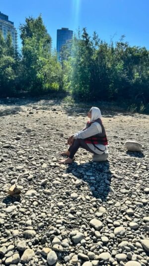 Haala Shiha Instagram - أنا فخورة بحجابي 🤍🍃
حجابي لم يمنعني من الاستمتاع بحياتي،
بل أضاف إلى قلبي سلامًا وطمأنينة ويقينًا.
الحجاب ليس مجرد مظهر، بل هو عبادة لله سبحانه وتعالى 
هو جمال فوق الجمال لم يتذوق حلاواته إلا من حبب الله اليه  هذا الجمال 🤍
“I am proud of my hijab 🤍🍃

It has never held me back from living my life.
Instead, it has given me peace, clarity, and inner certainty.
Hijab is not just a style — it is an act of worship to Allah, Subhanahu wa Ta’ala.”
#الله  #instagram#  hijab