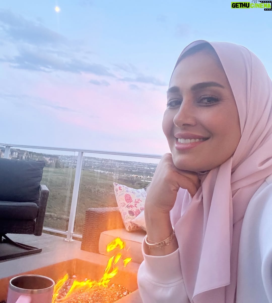Haala Shiha - 21.6K Likes - مع نهاية شهر رجب المبارك العزيز علي قلبي… عارفين ليه !؟..
 لان كل الحاجات الجميلة في حياتي اللي كانت نقله كبيرة للأفضل كانت في  رجب 🤍🍃
احنا في اشهر فاضلة ..هي اشهر الخير فيها مضاعف و الدعوات فيها  لها طعم خاص … 
ادعوا فهي ساعات اخيرة من هذا الشهر العظيم .. و نستقبل شهر شعبان فيه تُرفع اعمالنا .. 
ثم يأتي رمضان ليستقبلنا و نستقبله بكل فرحة و إقبال و حب 

﴿ذَٰلِكَ وَمَن يُعَظِّمْ شَعَائِرَ اللَّهِ فَإِنَّهَا مِن تَقْوَى الْقُلُوبِ﴾
[سورة الحج ) 

ادعوا و لا تنسوني من الدعاء 🍃🌹
#رجب #شعبان #رمضان