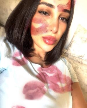 Hagar El Ebiary Instagram - طب اهوووووو #هروني_بوس @diabel3aw