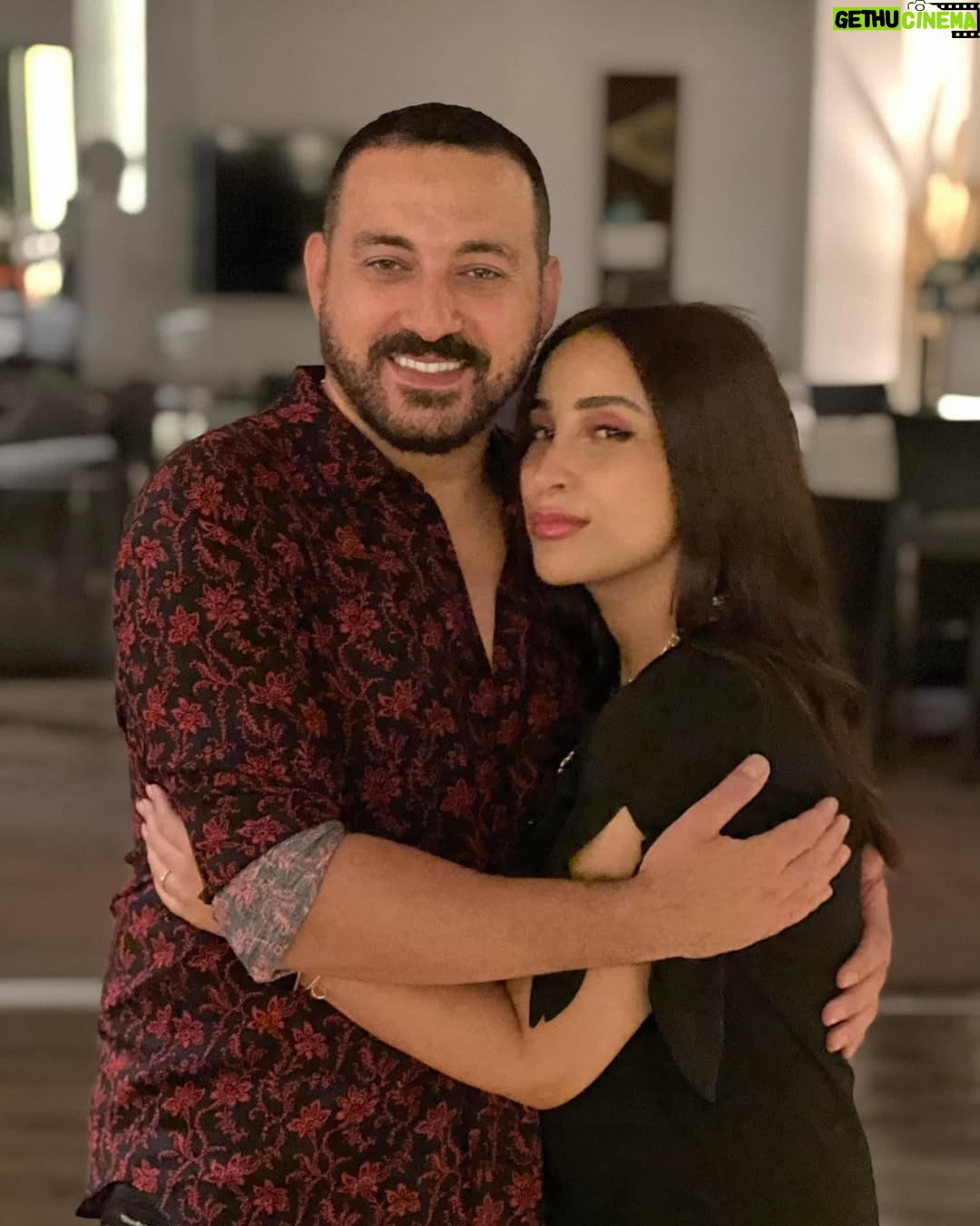 Hagar El Ebiary - 18K Likes - كل سنة و انت حبيبي و صاحبي الوحيد ❤️❤️❤️❤️❤️ 
كل سنة و انت ناجح و فرحانة بيك ❤️❤️❤️❤️❤️
كل سنة و انت اجدع و ارجل واحد في الدنيا ❤️❤️❤️❤️❤️
كل سنة و انت سندي و ضهري و حياتي كلها ❤️❤️❤️❤️❤️
بحبك 😘