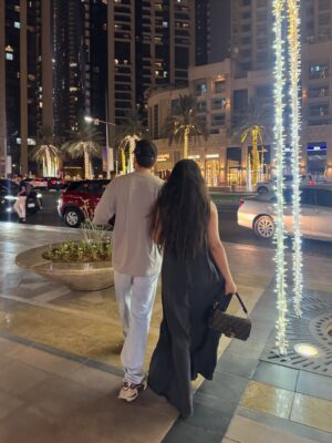 Haifa Hassony Instagram - ست سنين وإنت مو بس زوجي ..
إنت الأمان والضحكة وكل العمر 
كبر الحب ويانه وكبرت أحلامنا وكل يوم أتأكد إن اختيارك كان أجمل قرار بحياتي 
عيد زواجنا السادس… وياك العمر يحلى أكثر 🤍
 @bakr_khald