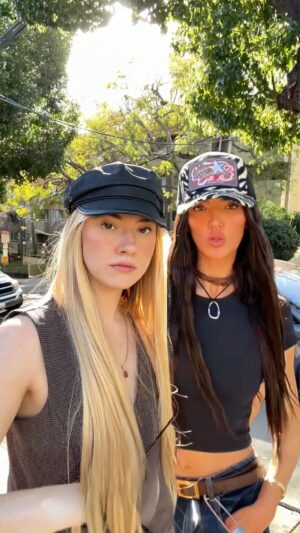 Hailee Keanna Lautenbach Instagram - *Regina George’s Mom talking* So you guys, what is the 411? What is the hot gossip?
WELL COOL MOM, the 411 is that @bellamihair ‘s 22 inch silk seam clip in hair extensions are THE perfect length. Not too long, not too short, just....hot. (and don’t worry if ur not by the Bellami store, the online color match is perfecto)
#bellamihair #befullfofyourself #beautifulextensionsofyou #TheGirlsTry #thegirlstry_
Hailee & Abbey both wearing the 22 inch silk seam clip in hair extensions -
💁🏻♀️ Mochachino Brown
💁🏼♀️ Golden Hour Blonde