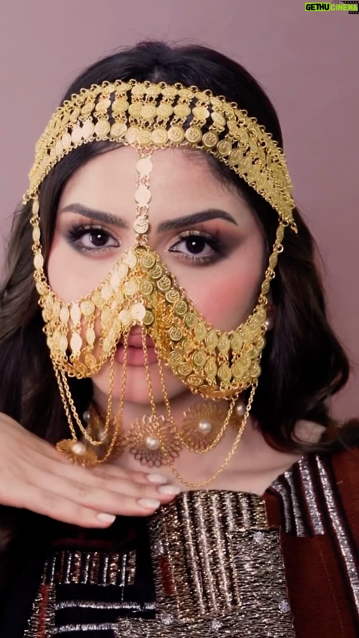 Hala Al Turk - 337K Likes - اول مرة اشارك في ترند، و بصراحة كانت من اجمل و احلى التجارب الي سويتها 🥹❤️‍🔥
 عراقي x بحريني 🇧🇭🇮🇶

Hair @haithamlabban.official 
Makeup by my dearest childhood friend @zahraabinrajab 💕
Jewelry @ghanemjewellery 
Face jewelry @accessorygirl_ 
Outfit @boho.bh_ 
Videographer @mo_haiki 
Location @zt_studio_bh
