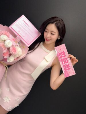Ham Eun-jung Instagram - ✨Vietnam queen’s 만났던 날 #cámơn 행복했었음! 💕