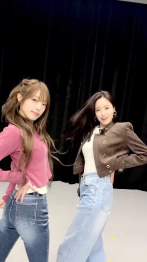 Ham Eun-jung Instagram - Catch my heart with #ķØģģ
#ģµģė #YENA
#EUNJUNG
#YENA_CatchCatch