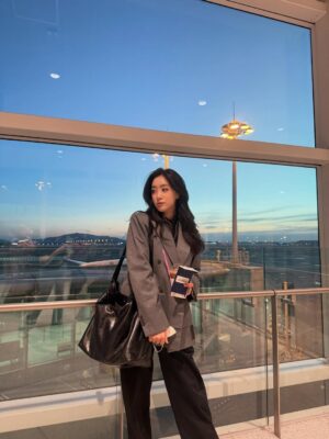 Ham Eun-jung Instagram - 드라마촬영끝나자마자 베트남을 당일로 다녀왔던 날 그래도 공항에서 pho는 먹고 옴 🥢 그래도 우리 멤버들과 퀸즈 만나는건 항상 즐겁지