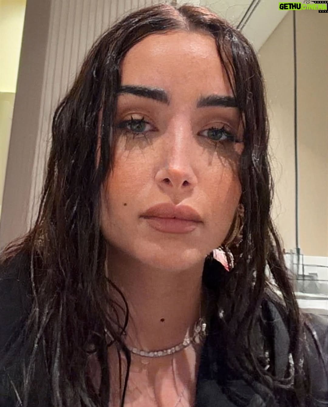 Hana Al Zahed - 525.7K Likes - قبل و بعد رامز 🙂🥲

Before and after 🙂

@ramezgalal