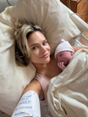 Hannah Brooke Instagram - Welcome to the world, Kayto Jermaine Johnson 🖤… safe to say we are in baby land right now.
Born 1/21/26
8:53am
8lbs 10 oz (my big boy 🤣)
