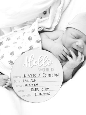Hannah Brooke Instagram - Welcome to the world, Kayto Jermaine Johnson 🖤… safe to say we are in baby land right now. 
Born 1/21/26
8:53am
8lbs 10 oz (my big boy 🤣)