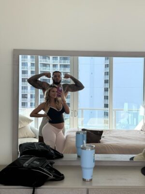Hannah Brooke Instagram - Some lost bye week clips and a few bumpdates 🤰🏼