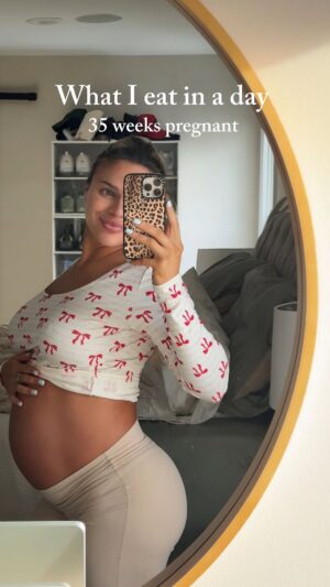 Hannah Brooke Instagram - What I eat in a day 35 weeks pregnant 🫶🏼
My biggest physical symptom this pregnancy has been the feeling of fullness or uncomfortable bloating while eating meals so I’ve accommodated by eat slower & more frequently.
I have also slowed down on finishing my whole plate- if I start to feel sick or too full then I’ll save my plate for later when I’m hungry again & it has helped me immensely!
Other than that, I’ve been super lucky this pregnancy to have limited complications. Always talk to your doctor about your specific pregnancy and what they feel you should be eating! This is what has worked for me ✨