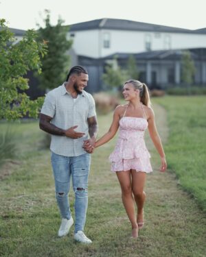 Hannah Brooke Instagram - Mr. & Mrs. Johnson loading …. 💍