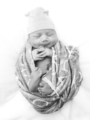 Hannah Brooke Instagram - Welcome to the world, Kayto Jermaine Johnson 🖤… safe to say we are in baby land right now.
Born 1/21/26
8:53am
8lbs 10 oz (my big boy 🤣)