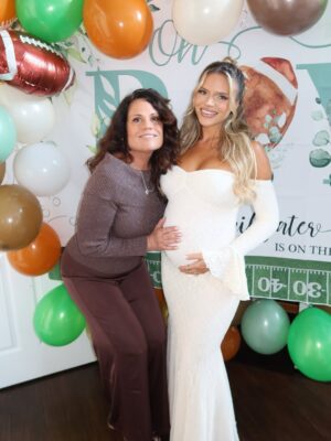 Hannah Brooke Instagram - The sweetest baby shower 🍼✨ Thank you to everyone who came and celebrated our baby Johnson on the way 🥹