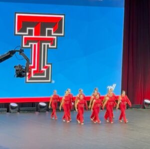 Hannah Colin Instagram - With hard work and determination everything is possible. So proud of Hannah continuing her dance training and higher education at Texas Tech! You’ve come a long way, baby!!! A standing back tuck? I didn’t see that coming! Wow! 👏🏼😘 #ALDC #ALDCAlways #AbbyLeeMiller #DanceMoms #UDA