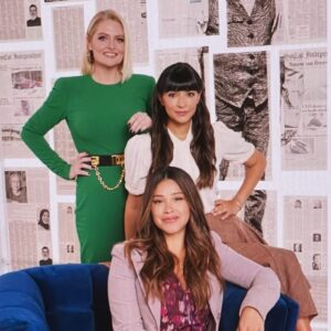 Hannah Simone Instagram - Everything I have done is because of the crazy love, unhinged support and undeniable hotness of the women I am lucky enough to be loved by 👀❤️ tag your ride or dies below 💃🏽💃🏽