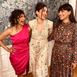 Hannah Simone Instagram - Everything I have done is because of the crazy love, unhinged support and undeniable hotness of the women I am lucky enough to be loved by 👀❤️ tag your ride or dies below 💃🏽💃🏽