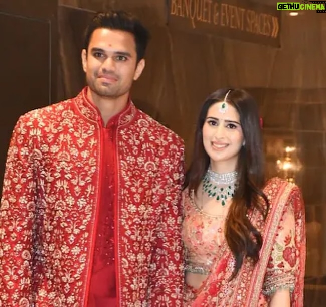 Harshdeep Kaur - 7K Likes - Heartiest congratulations to the lovely couple @arjuntendulkar24 & @saaniyachandhok 💕 Celebrated with some very special people!

#ArjunWedsSaaniya #arjuntendulkar #sachintendulkar