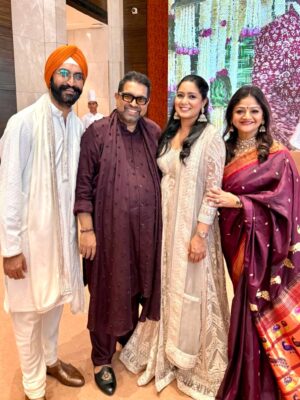Harshdeep Kaur Instagram - Musical Maahaul at #ArjunWedsSaaniya 🎵✨
With Legends @asha.bhosle @shankar.mahadevan @sonunigamofficial @aishwaryaraibachchan_arb @bachchan @sangeeta.mahadevan @mankeet_singh