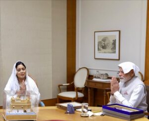 Harshdeep Kaur Instagram - A day for the books! So honored to have met with the Honourable Prime Minister of India Shri @narendramodi ji on the Eve of his 75th Birthday at his residence in New Delhi
What made this meeting even more special for me was the moment he requested me to sing “Ik Onkar” the Mool Mantra sung by me from the Gurbani 🙏🏼
My deepest gratitude to Shri @hardeepspuri ji for making me a part of this delegation along with some esteemed members of the Sikh Committee, formed for the safekeeping and befitting display of Holy “Jore Sahib” belonging to our 10th Guru Sri Guru Gobind Singh Ji Maharaj and his wife Mata Sahib Kaur Ji.
I stand with a heart full of emotions, goosebumps and a profound sense of humility..to be chosen as a representative of the Sikh community for this sacred cause.
Waheguru 🙏🏼
#narendramodi #ikonkar #pmoindia #harshdeepkaur