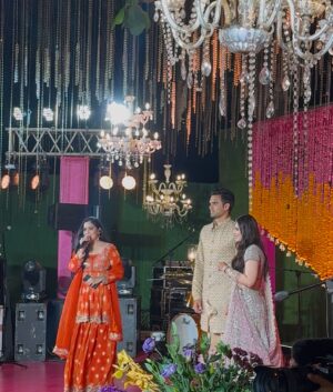 Harshdeep Kaur Instagram - Love & Blessings to the most beautiful, simple & extremely graceful couple #ArjunTendulkar & #SaaniyaChandhok 💕
Congratulations to my dearest Anjali ji, Sachin Sir and Sara ✨Thank you for always being so warm, loving and welcoming. May God always bless your beautiful family!
#sachintendulkar #arjunsaaniyawedding #tendulkar