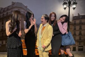 Haruna Kondo Instagram - 🎊

MISAMOさんの
MISAMO 1st Listening Party「PLAY」
にご招待いただき、行ってきました🥳
アルバムの世界観に入れたんだよ！！
めーっちゃかわいかったぁ🥰🥰🥰
アルバム、毎日聴いてるんだけど、
「PLAY」ってタイトルにふさわしい、様々な色や表情の
曲たちで、MISAMOさんの表現が素晴らしくて、
だいすきなアルバム！
まだ触れていない人はぜひ聴いてほしいし、
MVも見てほしいいい🐰

楽しすぎるイベントで最高だった！！
グッズも買えた😘🫧
オンライン限定も楽しみだね😊

3人と会える時は、いつもふがふがしちゃう🥴
この時も3人やさしくって、ポーズのリクエストにも
応えてくれて、本当にありがとうの気持ちでいっぱい！
いつも幸せをありがとう🫶🏻🫶🏻🫶🏻

写真↓
①3人が美しすぎて眩しいよ。黄色いジャケットの人はエルトンジョンではありません
②HAMISAMO復活
③わたしはアジアの大富豪感出てしまっている
④ももちゃんとばっさーは別の世界にいますか?
⑤ねずみにしてほしいと言うおかしなお願いにも応えてくれるやさしさ
⑥やさしさパート2。表情も完璧かよ
⑦おれたちわんす
⑧一緒に写真撮ってもらった！うれしい！ダンス最強
⑨あえて座らないわんす
⑩かっこいいジャケ
11うつくしいジャケ
12美術館に飾りたいジャケ
13Confettiな足元
14プリ機もあって最高！顔が変わらないのがまた最高！
15ばっさー動画ありがとう

#MISAMO さん
#PLAY

@jypetwice_japan
